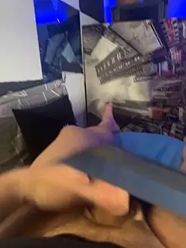 MatthewEmme2121 online show from April 26, 2026, 10:51 pm