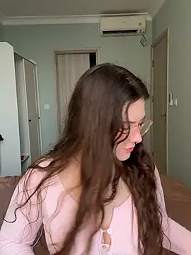 Snapshot of KristieKitty chatting on July 17, 2026, 9:05 am KristieKitty online show from July 17, 2026, 9:05 am