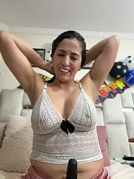 SamanthaWalker  online show from July 4, 2026, 1:23 am