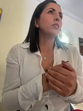 SamanthaWalker  online show from July 17, 2026, 3:07 pm