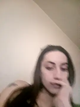 chiara-mario online show from May 4, 2026, 3:52 pm