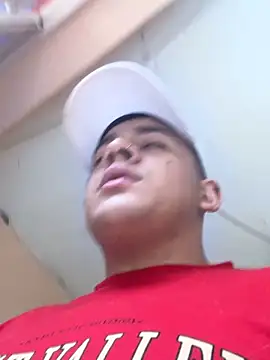 OliverTabordaa online show from April 20, 2026, 5:05 pm