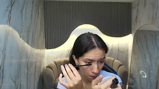 candy sky r online show from April 18, 2026, 3:10 am