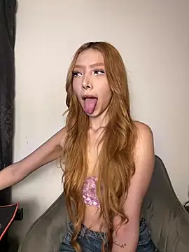 Snapshot of Suki_3 chatting on May 17, 2026, 1:25 am Suki 3 online show from May 17, 2026, 1:25 am