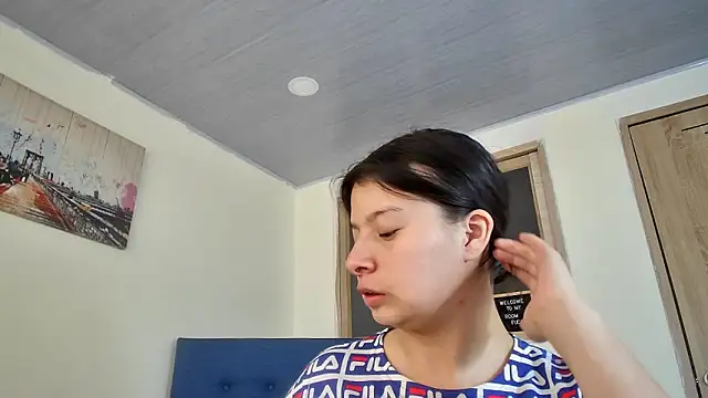 Snapshot of HIMAWARY_SOIN5 chatting on May 11, 2026, 4:04 pm HIMAWARY SOIN5 online show from May 11, 2026, 4:04 pm