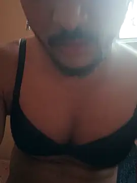 Snapshot of hadimanisa chatting on March 10, 2026, 7:35 am hadimanisa online show from March 10, 2026, 7:35 am