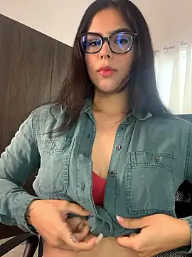 Snapshot of Cristal_Williams chatting on March 12, 2026, 12:11 pm Cristal Williams online show from March 12, 2026, 12:11 pm