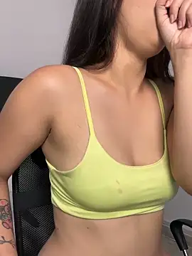Snapshot of Cristal_Williams chatting on March 17, 2026, 1:36 pm Cristal Williams online show from March 17, 2026, 1:36 pm