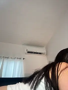 Snapshot of Cristal_Williams chatting on April 4, 2026, 12:02 pm Cristal Williams online show from April 4, 2026, 12:02 pm