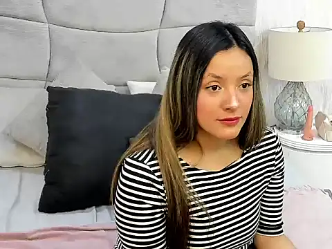 Snapshot of CynthiaMore chatting on March 30, 2026, 3:35 pm CynthiaMore online show from March 30, 2026, 3:35 pm