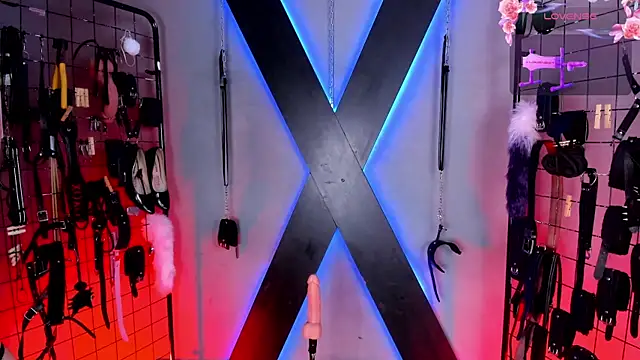 Cinthia Iris BDSM online show from March 28, 2026, 2:55 am