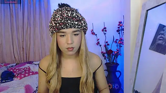 Candyy doll   online show from March 6, 2026, 8:05 pm