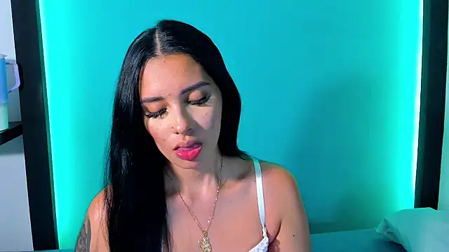 Emma AH online show from June 4, 2026, 7:42 pm