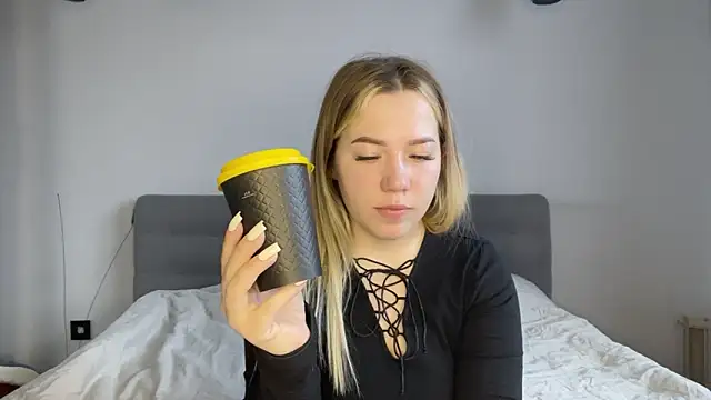 alyrasun online show from March 30, 2026, 6:14 am