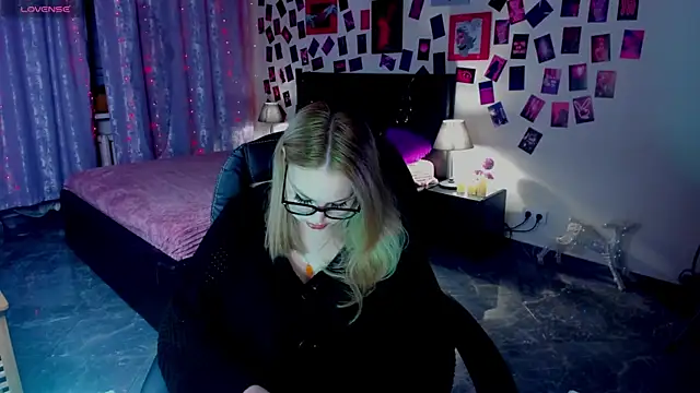 AmeliaMerris online show from April 1, 2026, 8:39 pm