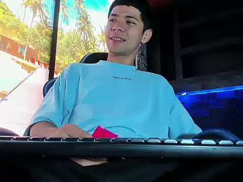 ChristoperGiraldo online show from April 5, 2026, 2:36 pm