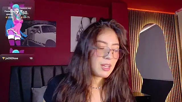 MiiaCullens online show from May 7, 2026, 1:38 pm