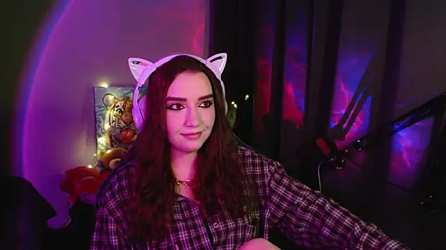 Celia Sensual  online show from June 12, 2026, 7:24 pm