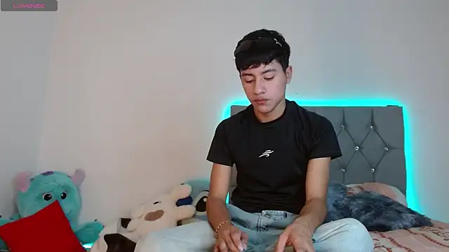 Sebas fire4 online show from April 26, 2026, 9:34 pm