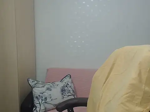 Snapshot of BlondEagleMuscle chatting on May 22, 2026, 6:46 pm BlondEagleMuscle online show from May 22, 2026, 6:46 pm