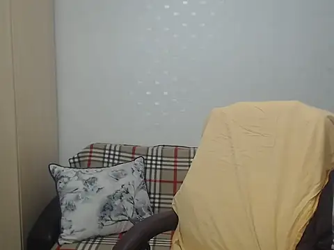 Snapshot of BlondEagleMuscle chatting on May 28, 2026, 8:28 pm BlondEagleMuscle online show from May 28, 2026, 8:28 pm