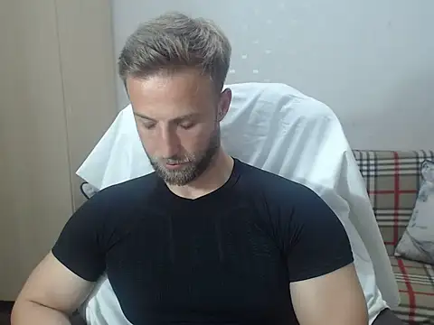 Snapshot of BlondEagleMuscle chatting on June 14, 2026, 9:06 pm BlondEagleMuscle online show from June 14, 2026, 9:06 pm