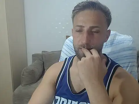 BlondEagleMuscle online show from August 7, 2026, 8:00 pm