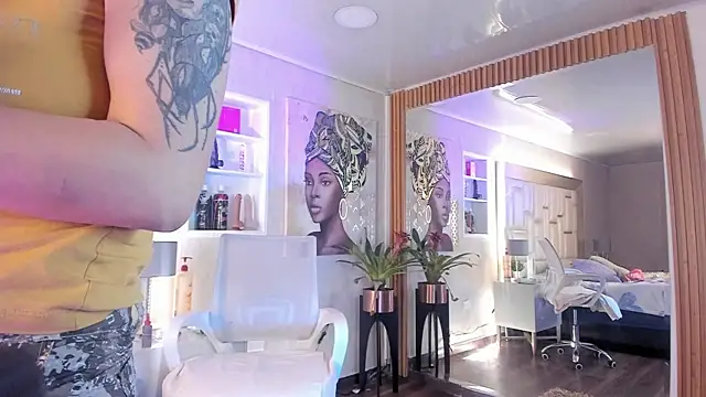 ZoeTaylorl online show from April 25, 2026, 11:35 am