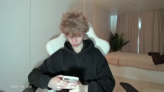 Wawesuc online show from April 6, 2026, 8:37 am