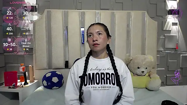 Chloe16  online show from April 10, 2026, 7:40 pm