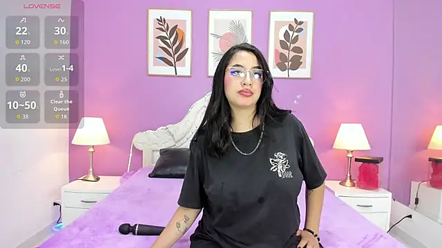 YayaQueen online show from June 16, 2026, 11:57 am
