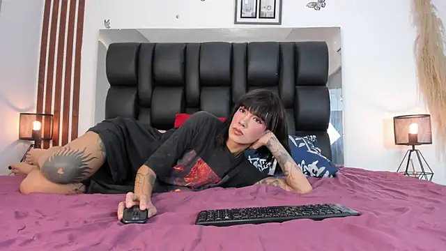 dalhia and hades online show from March 17, 2026, 12:52 pm