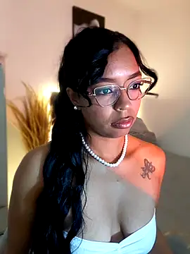 nathyjonees online show from June 5, 2026, 10:21 am