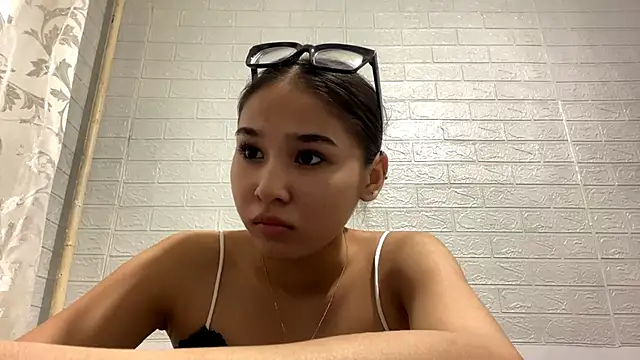 CatherineForbes online show from April 28, 2026, 4:23 pm