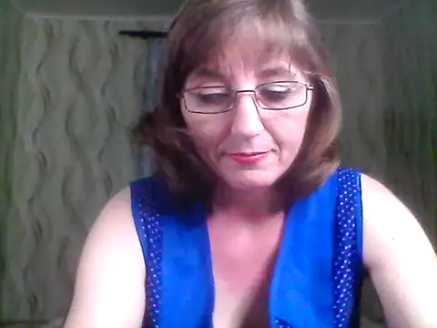 Alisaprice077 online show from May 19, 2026, 6:03 pm