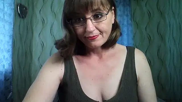 Alisaprice077 online show from June 19, 2026, 9:24 am