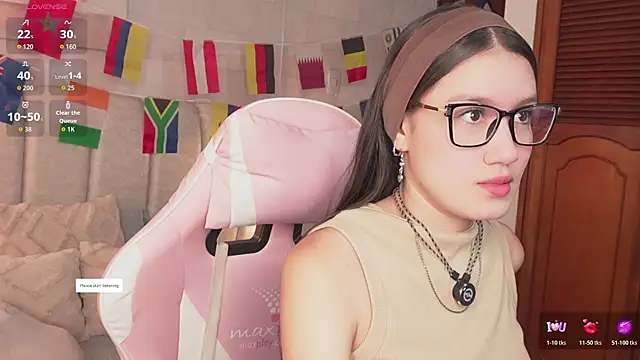 Snapshot of Alanna-Rosse chatting on July 7, 2026, 11:03 am Alanna-Rosse online show from July 7, 2026, 11:03 am