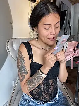 Cloe pink1 online show from March 14, 2026, 1:49 pm