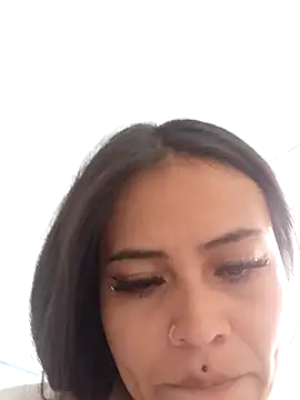 Cloe pink1 online show from April 11, 2026, 2:43 pm