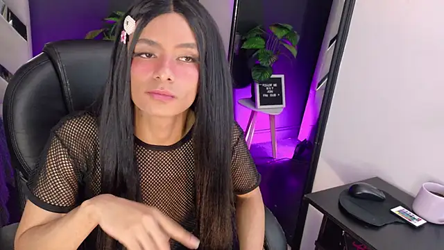 Snapshot of Danika_Dahl chatting on April 7, 2026, 5:19 am Danika Dahl online show from April 7, 2026, 5:19 am