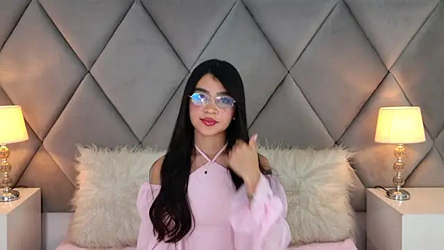 OliviaDiaz online show from June 21, 2026, 12:13 am