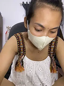 -Lilyn- online show from March 21, 2026, 12:54 pm