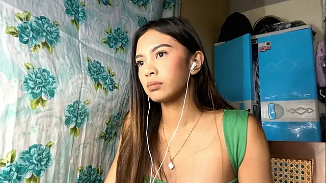 LilianBlevans online show from March 9, 2026, 4:33 pm