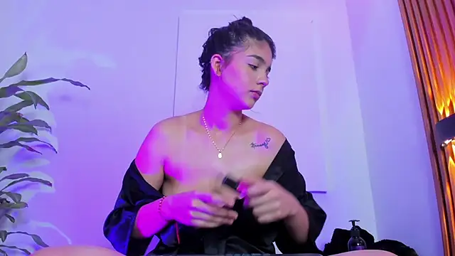 BellaRomano online show from April 1, 2026, 1:41 pm