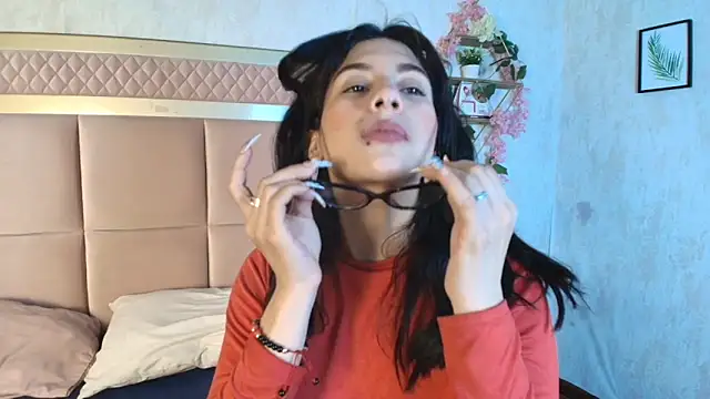 Madii  online show from March 8, 2026, 12:53 pm