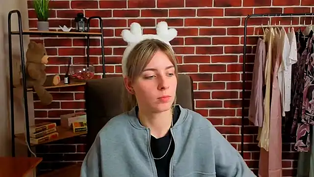 Snapshot of RebeccaaNelson chatting on March 23, 2026, 2:10 pm RebeccaaNelson online show from March 23, 2026, 2:10 pm