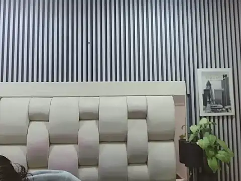 Alex Wolft online show from April 23, 2026, 11:31 am