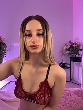 ScarletFlameee online show from May 22, 2026, 5:36 am