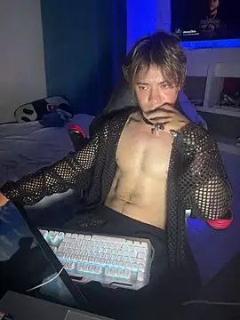 AngelLatinBoy online show from April 1, 2026, 4:46 am