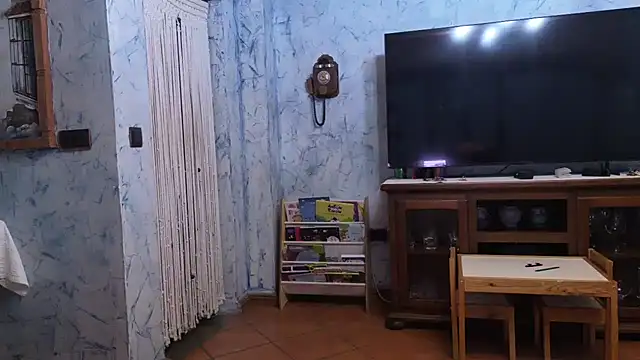 zeusoctavian1 online show from April 22, 2026, 2:36 am